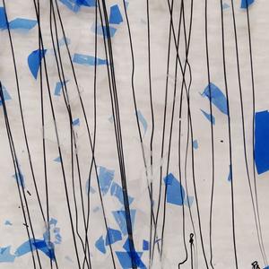 Bullseye Fracture Streamer Blue and White with Black on Clear - 90 Coe, Fracture Streamers