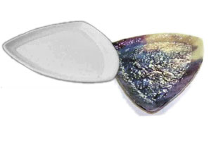 9 Triangle Rimmed Plate